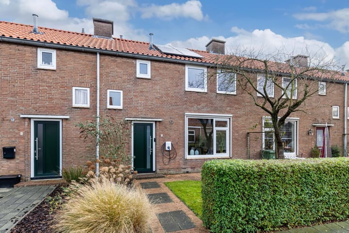 Julianastraat 6 in Arum