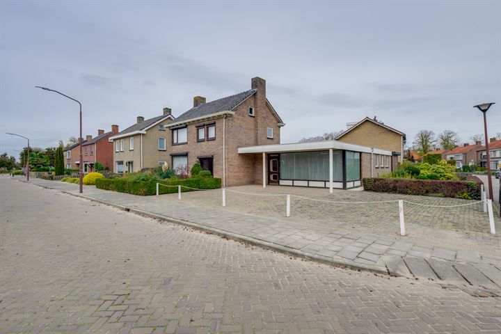 Julianastraat 75 in Hoeven foto