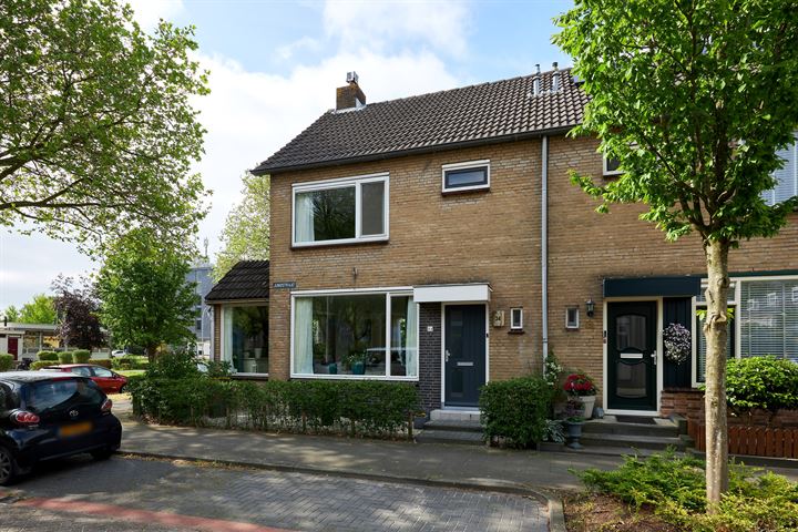 Junostraat 34 in Alphen aan den Rijn foto