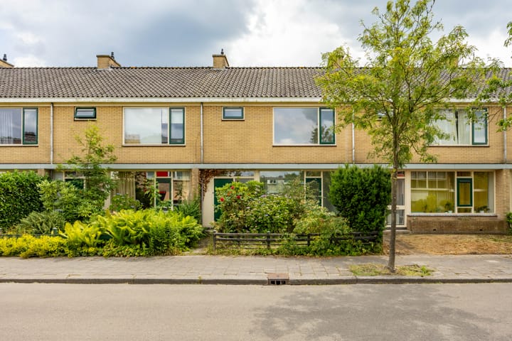 Jupiterstraat 8 in Groningen foto