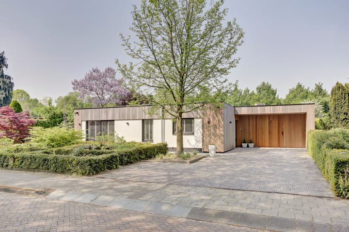 Jupiterweg 1A in Dronten foto