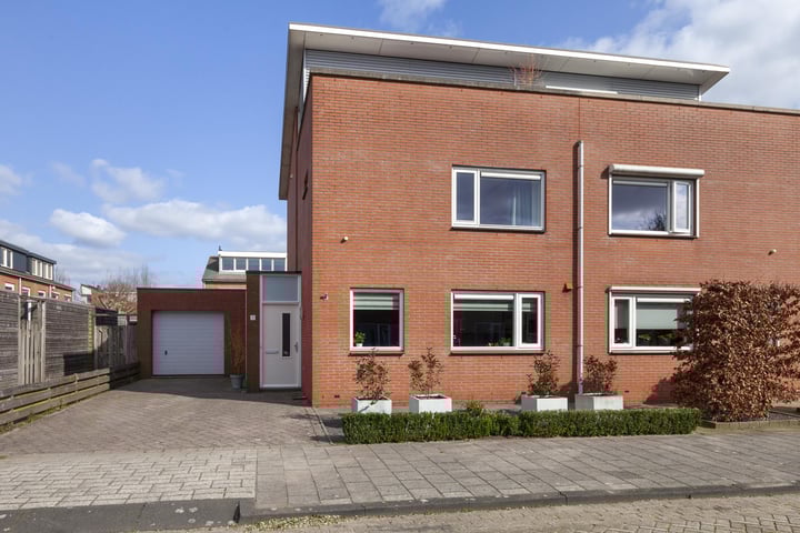 Jurastraat 1 in Woerden foto