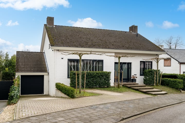 K.L.M.-straat 8 in Heerlen foto