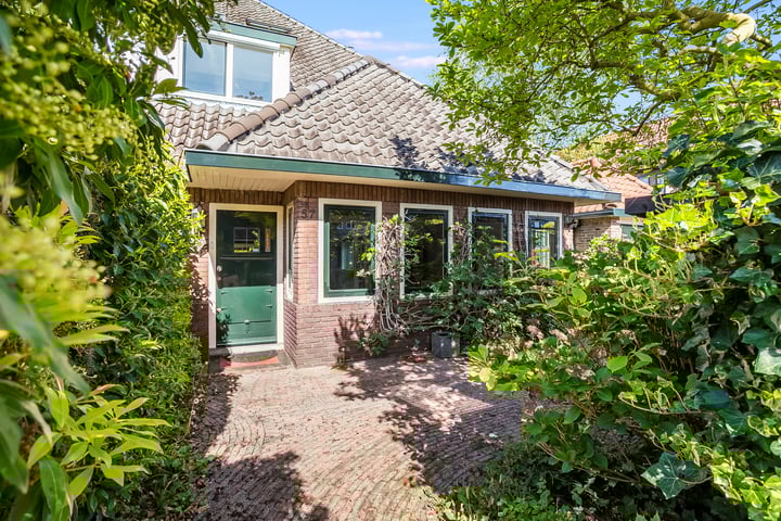 K.P.C. de Bazelstraat 57 in Bussum