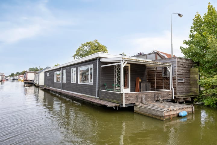 Kalf R 7-ROOD in Zaandam foto