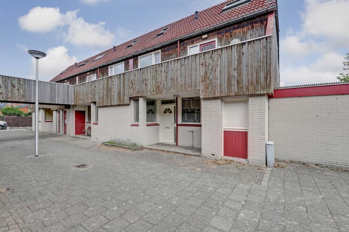 Kalmoesdreef 8 in Spijkenisse foto
