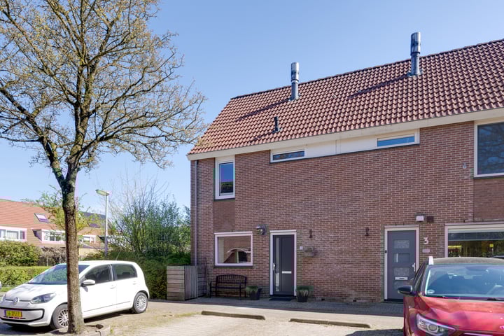 Kamillestraat 1 in Purmerend foto