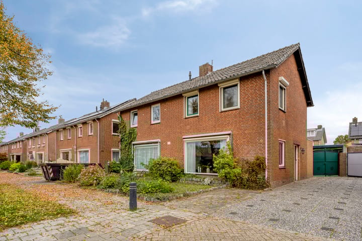 Kamillestraat 19 in Waalwijk foto