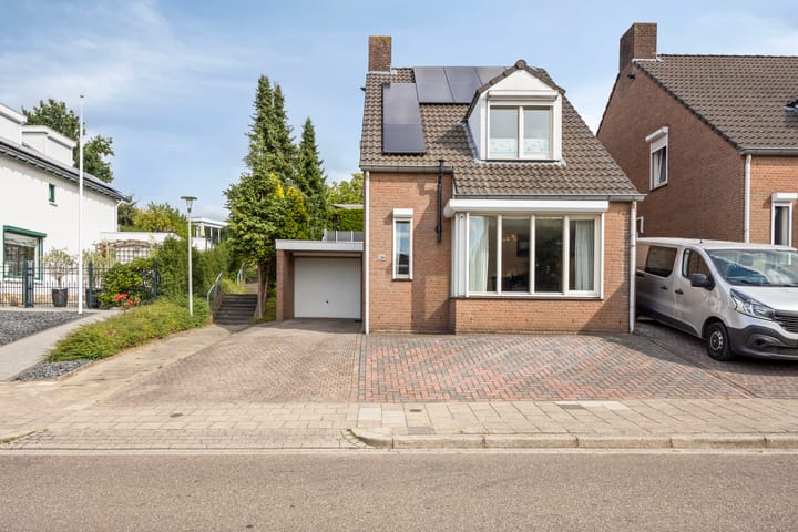 Kampstraat 136 in Heerlen foto