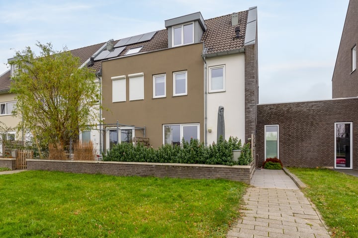 Kanaalboulevard 20 in Urmond foto