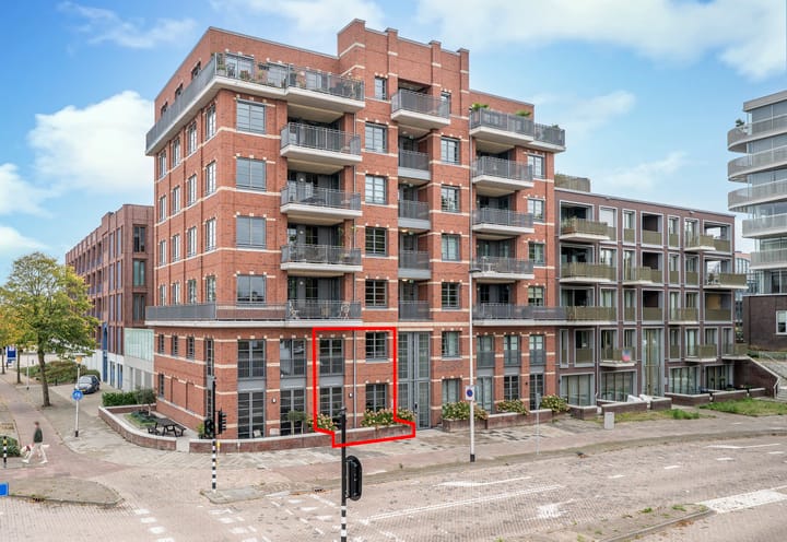 Kanaaldijk N.O. 92C in Helmond foto