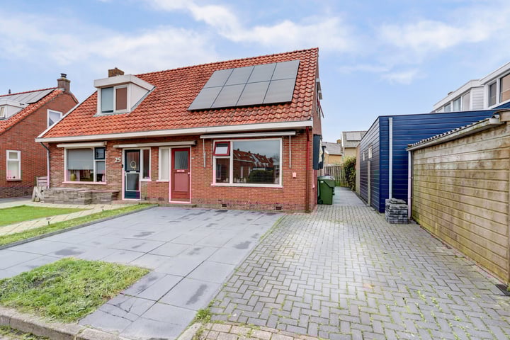 Kanaalstraat 27 in Grou foto
