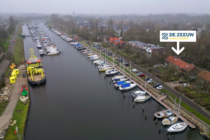 Kanaalweg Oostzijde 34 in Hellevoetsluis foto