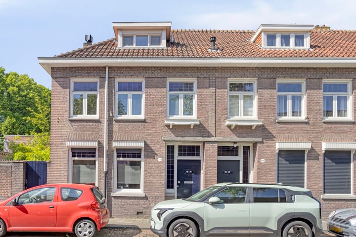 Kapelstraat 111 in Tilburg foto