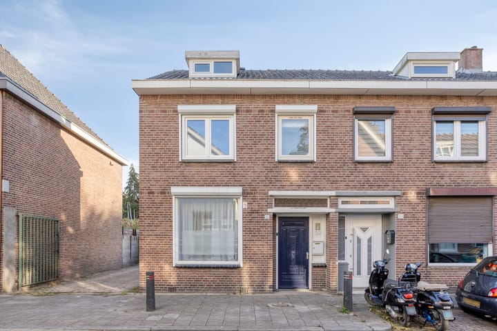 Kapelstraat 32 in Tilburg foto