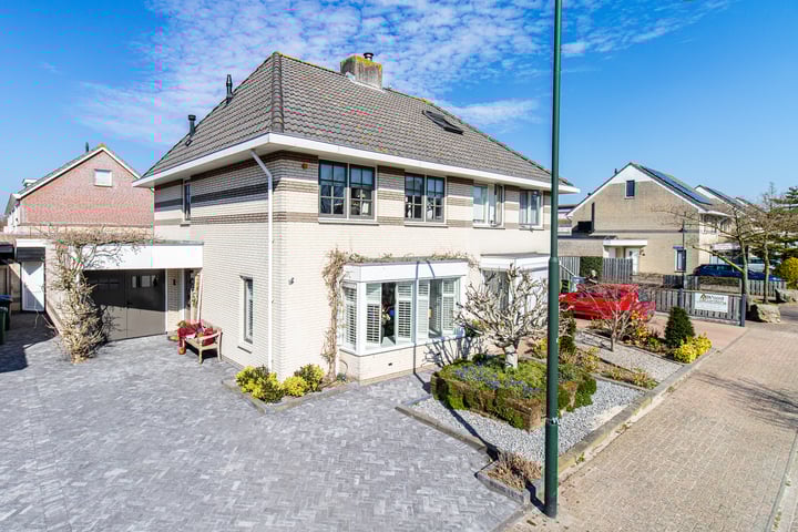 Kapitein H. van der Maadenstraat 19 in Wijk en Aalburg foto
