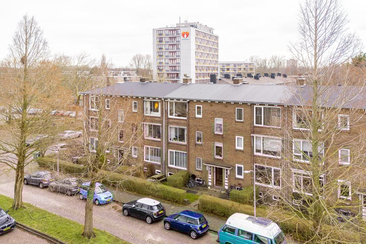 Karel Doormanlaan 122 in Haarlem foto