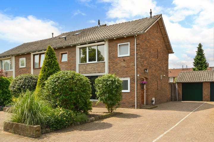 Foto van woning Karel Doormanlaan 59, Huizen