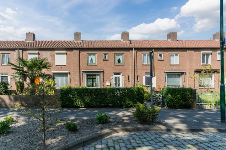Karel Doormanstraat 18 in Rijen