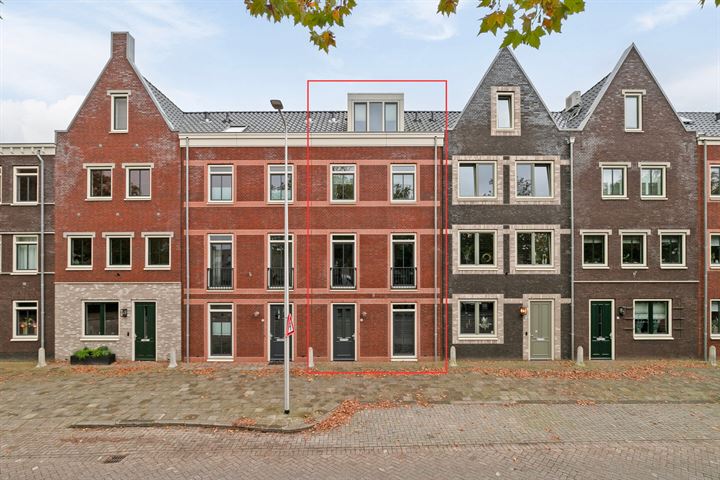Karel Doormanstraat 23 in Oud-Beijerland foto