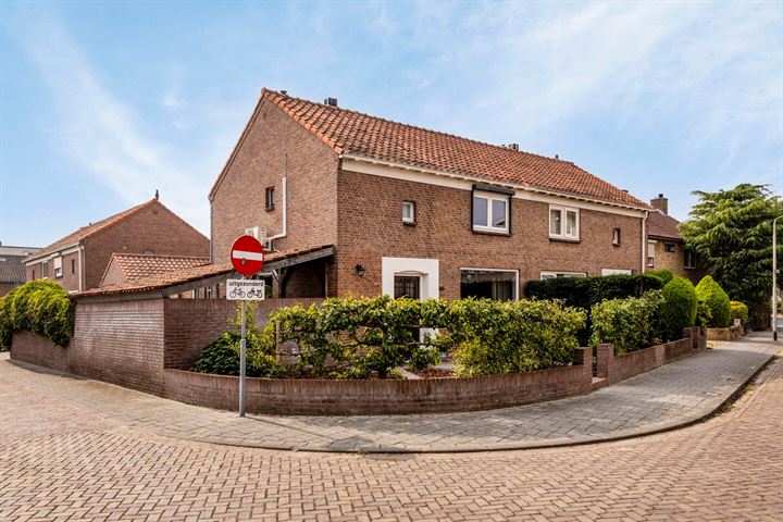 Karel Doormanstraat 83 in Oss foto