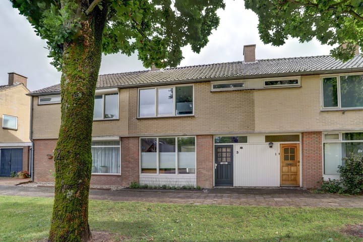 Karel V Laan 3 in Geertruidenberg foto