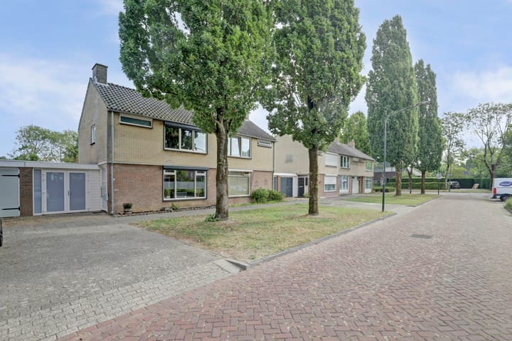 Karel V Laan 9 in Geertruidenberg foto