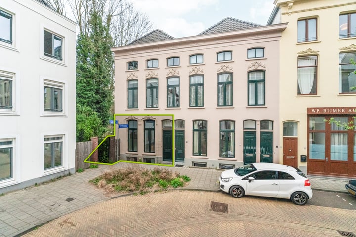 Karel van Gelderstraat 1 in Arnhem foto