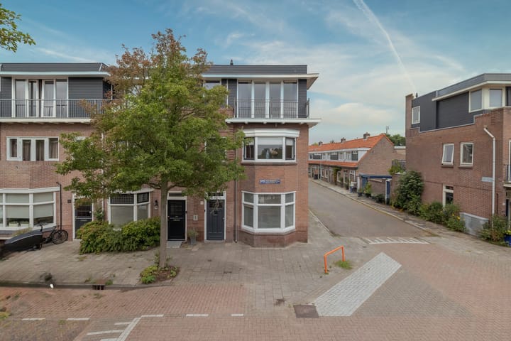 Karel van Manderstraat 44 in Haarlem foto