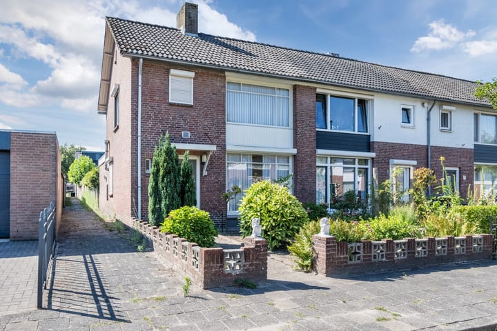 Karmelietenstraat 1 in Dongen foto