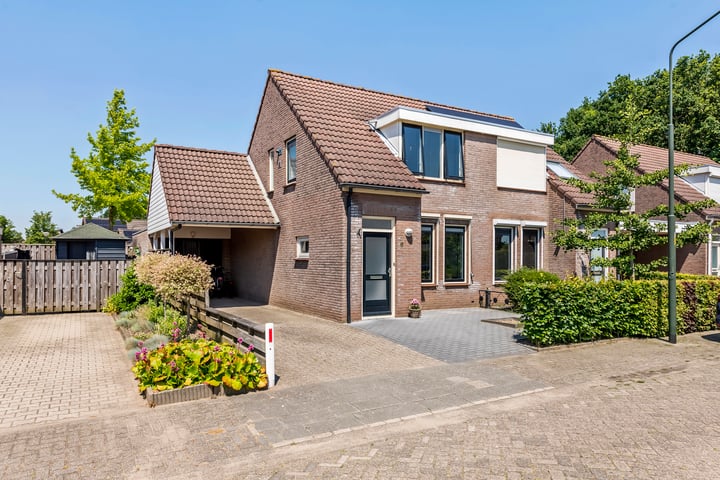 Karnheuvelsestraat 6 in Est foto