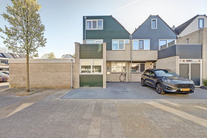 Karperveen 587 in Spijkenisse foto