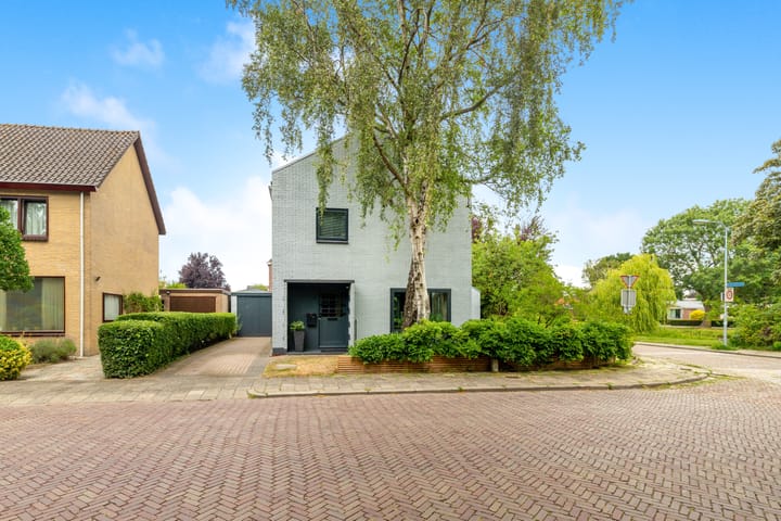Karshoffstraat 10 in Heemskerk foto
