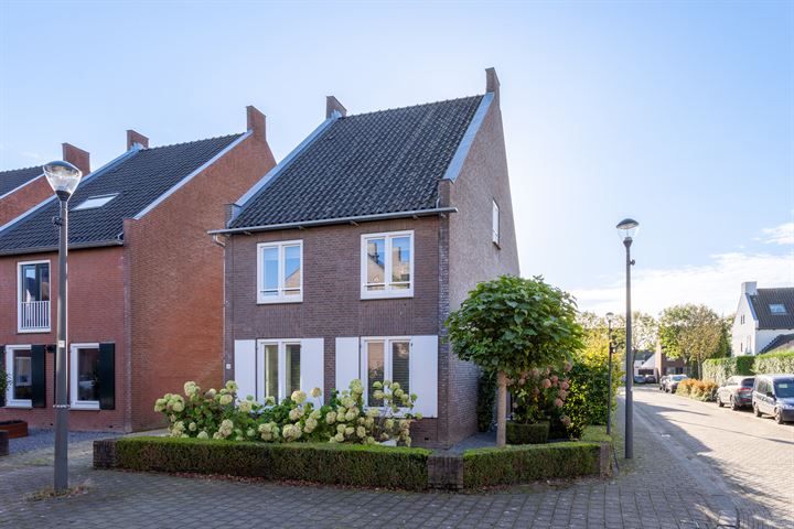 Karthuizerserf 58 in Helmond foto
