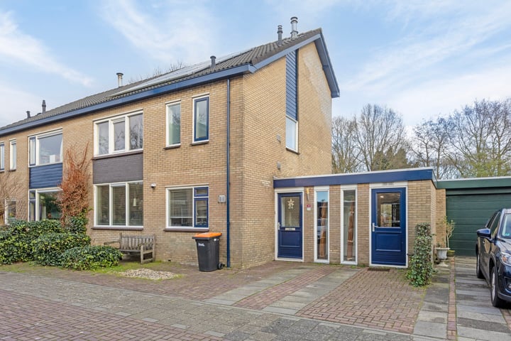 Karveel 12 36 in Lelystad foto