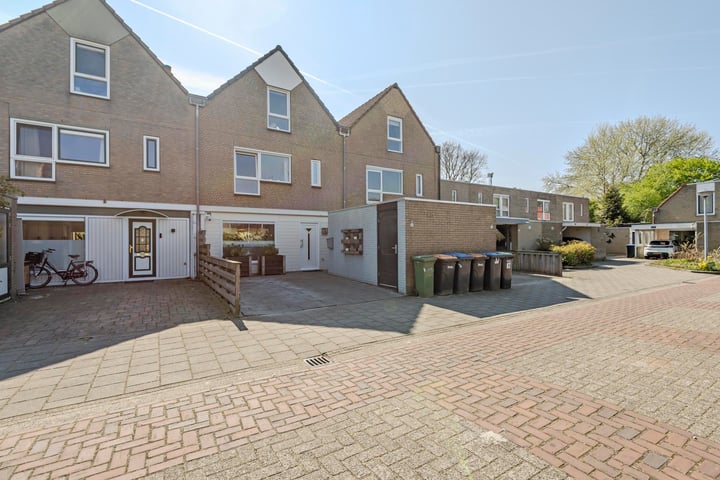 Karveel 58 84 in Lelystad foto