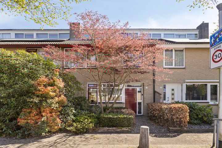 Kasteel Nemerlaerstraat 18 in Tilburg foto