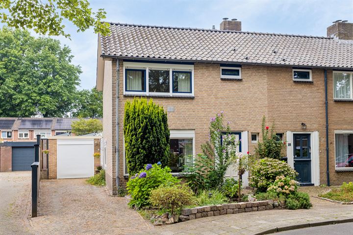 Kaufmannstraat 20 in Borne foto