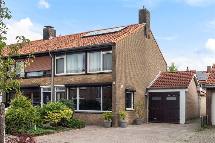 Keizer Hendrikstraat 26 in Zevenaar foto