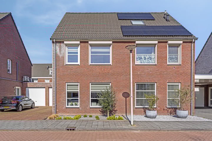 Keizersmantel 9 in Someren foto