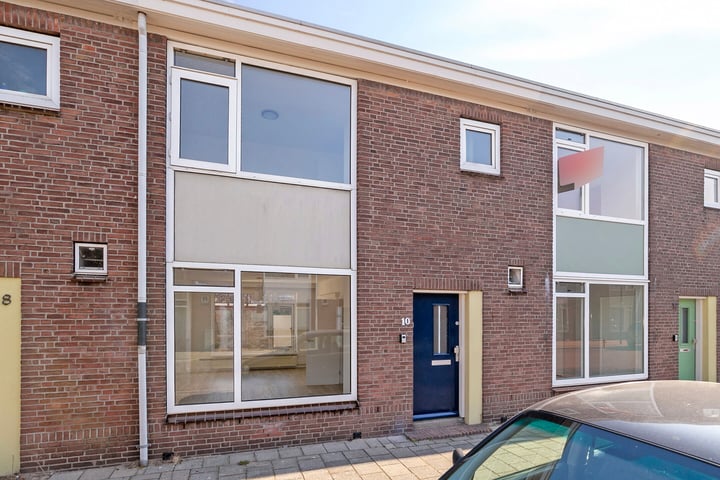 Kerkbeeklaan 10 in Beverwijk foto