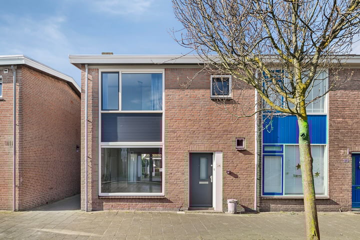Kerkbeeklaan 25 in Beverwijk foto