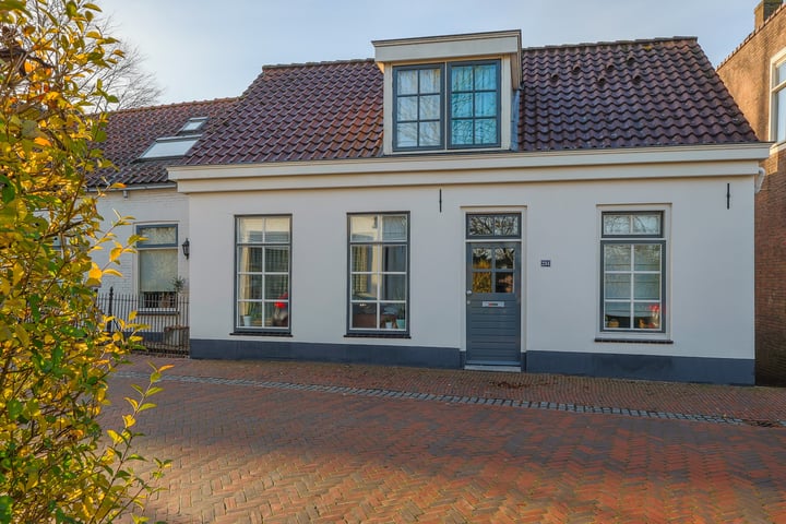 Kerkbuurt 234 in Sliedrecht foto
