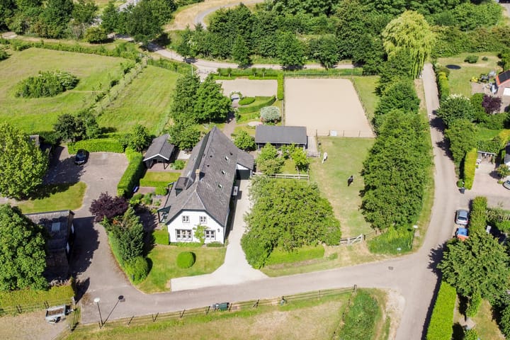 Kerkeinde 14 in Sleeuwijk foto