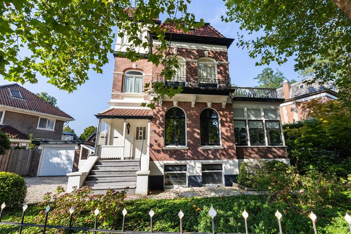 Kerklaan 10 in Apeldoorn foto