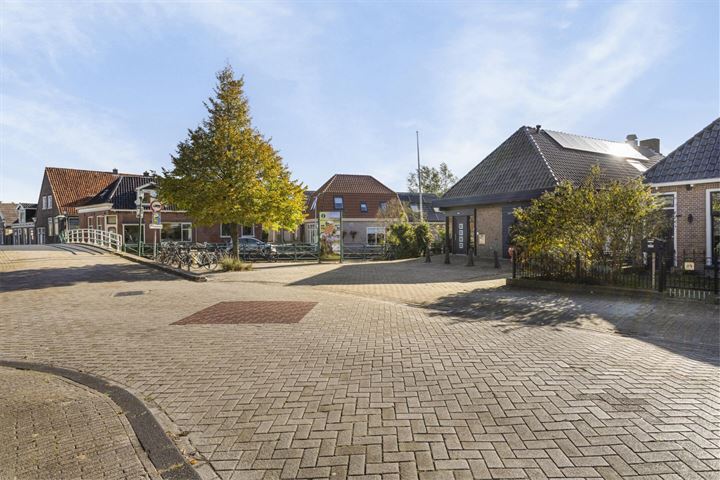 Foto van woning Kerkplein 1, Witmarsum