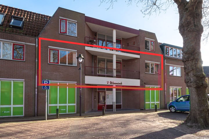 Kerkplein 11 in Markelo foto