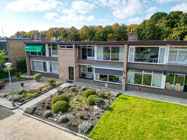 Kerkplein 16 in Uithuizen foto