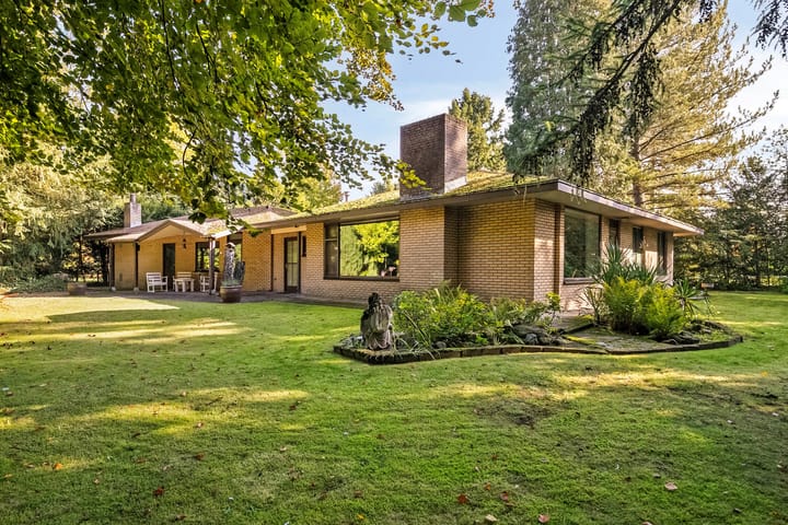 Kerkplein 206 in Budel-Dorplein foto