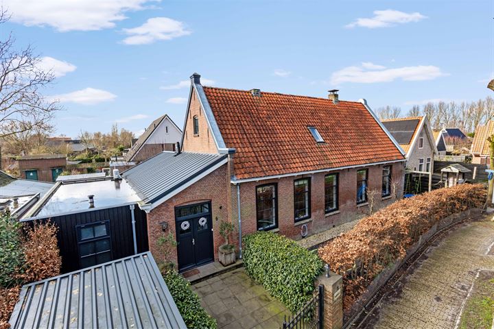 Kerkplein 5 in Vrouwenparochie foto